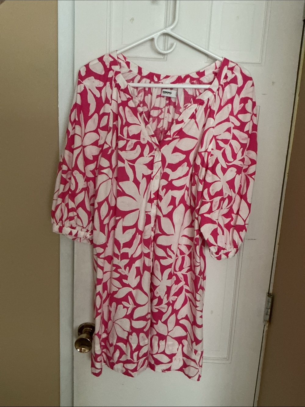 Ladies Pink and White Floral Button-Front Dress